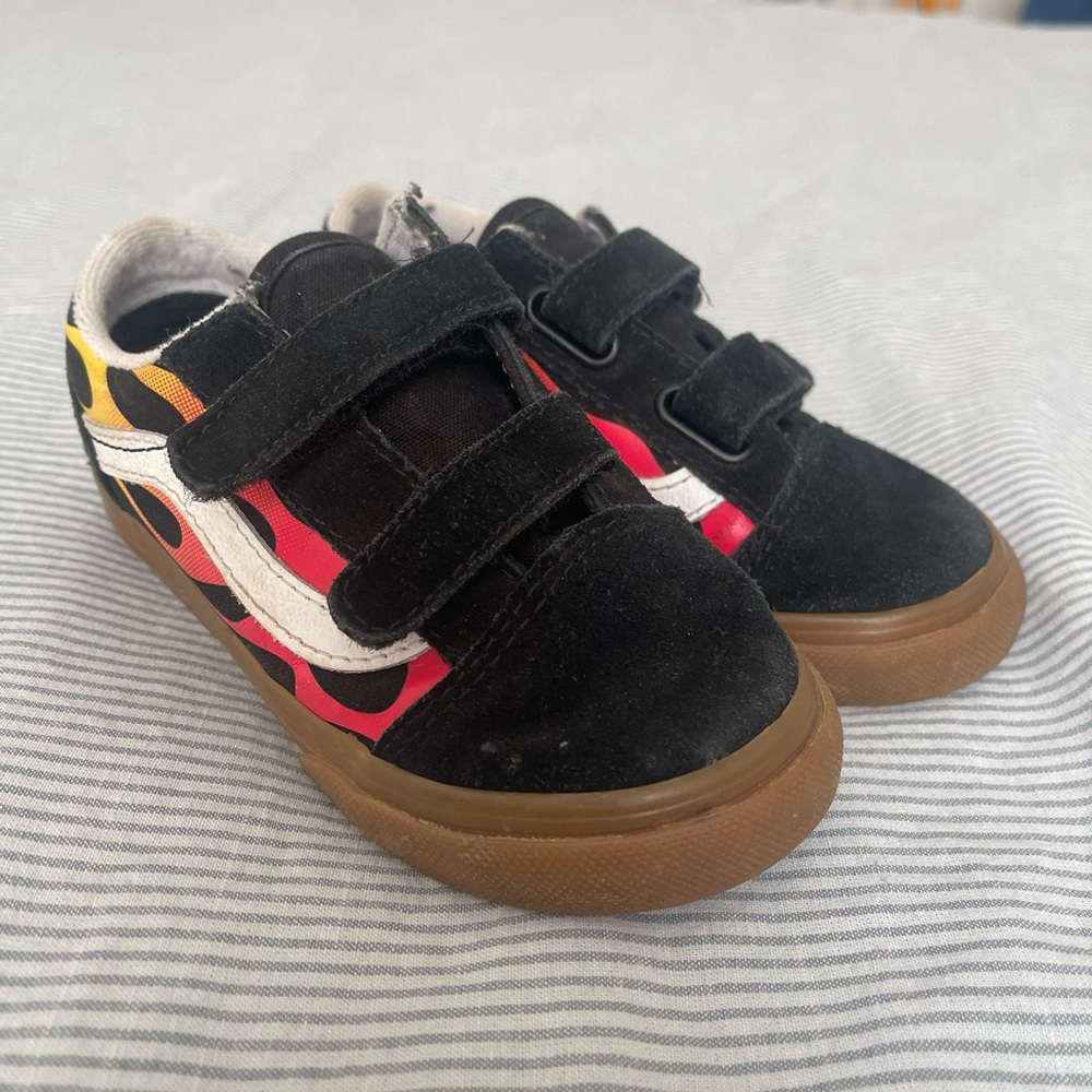 Vans flame sneakers 🔥 size 9 toddler